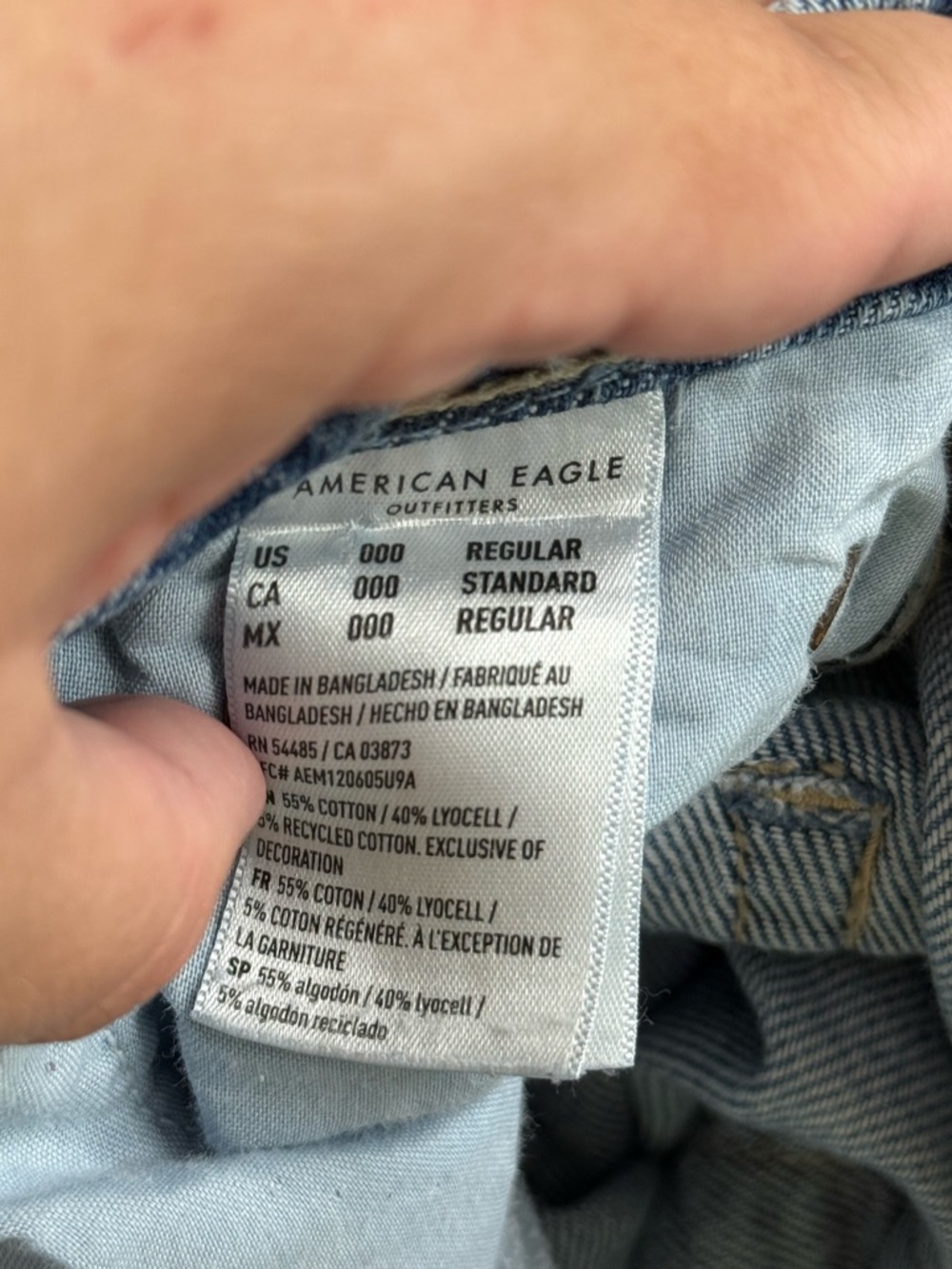 {000} American Eagle Super High-Rise Baggy Wide Leg Women's Jeans in Light Blue - Picture 8 of 9